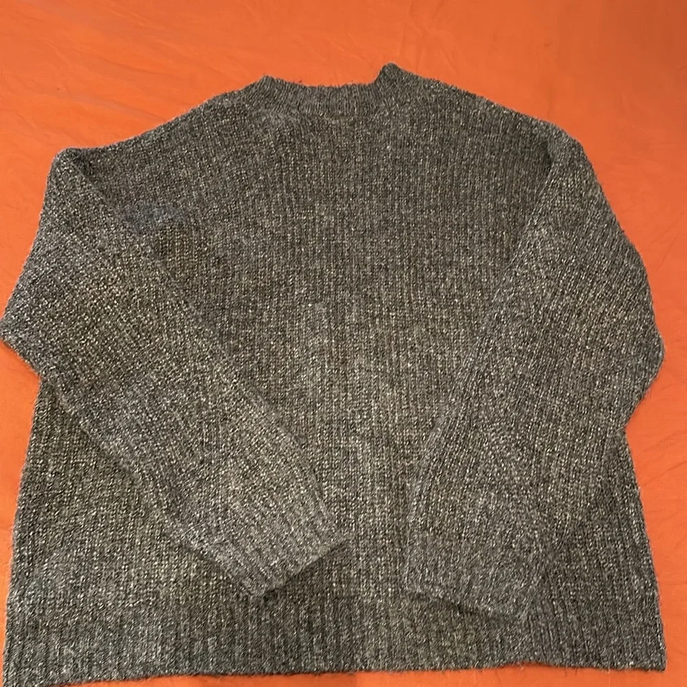 Old navy heavy wool like cardigan sweater - Picture 3 of 4